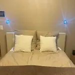 Chambre Cosy Centre Ville Avec Terrasse - Reserver Femmes